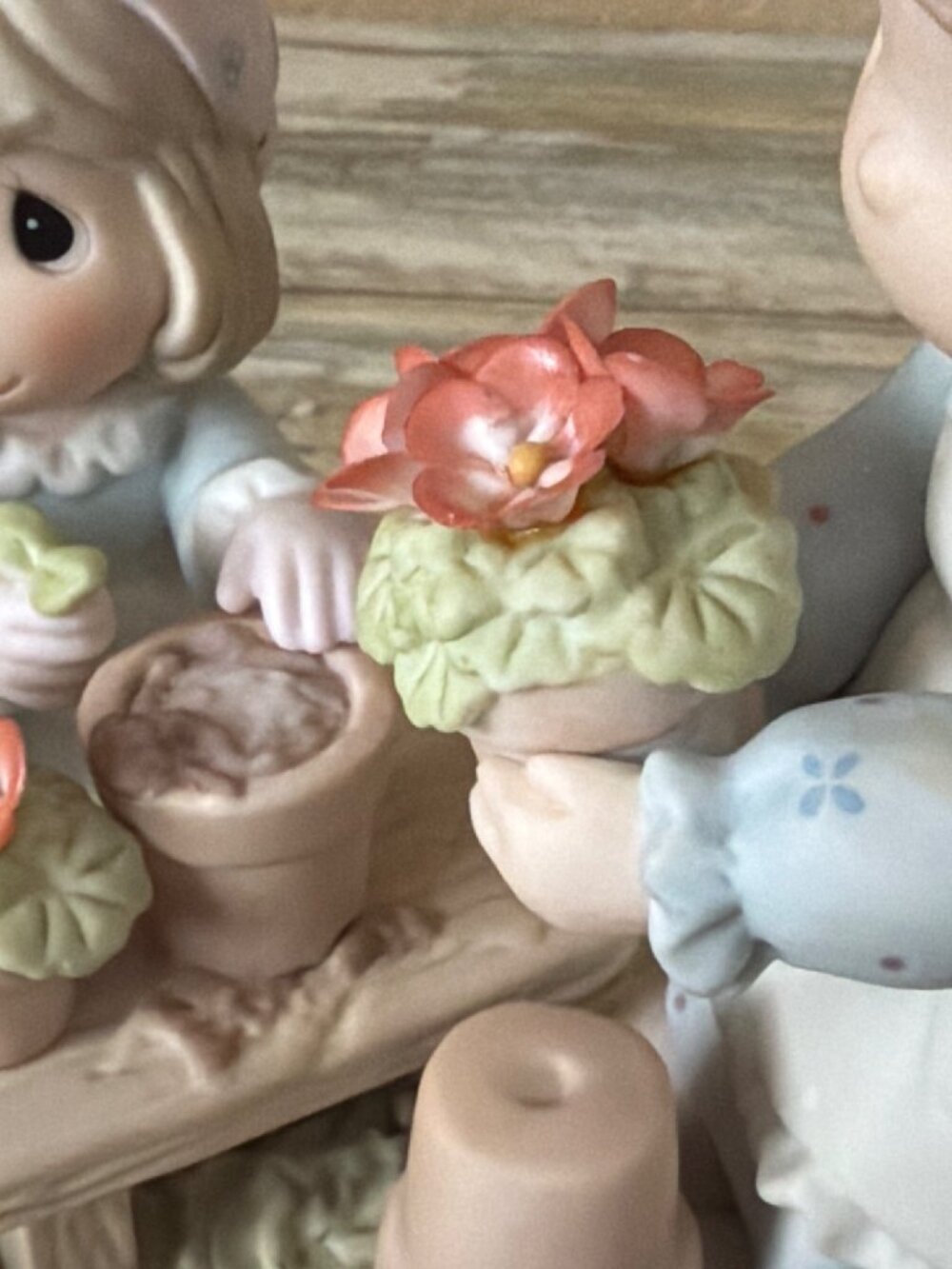 Precious Moments 2001 Planting the Seeds of Love #101548 Ltd Ed 1190/7500 No Box - Picture 14 of 14